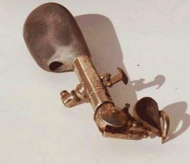 One of the rarest of the early Paasche 'Turbo" airbrushes.   -   Airbrush history from The Airbrush Museum featuring Paasche, Wold, Walkup, Iwata, Aerograph, Badger,  and  more!