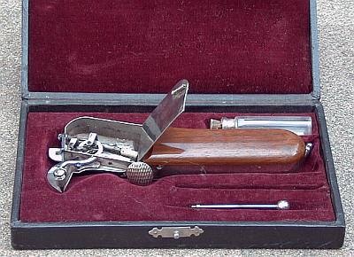 The Walkup airbrush in it's case.